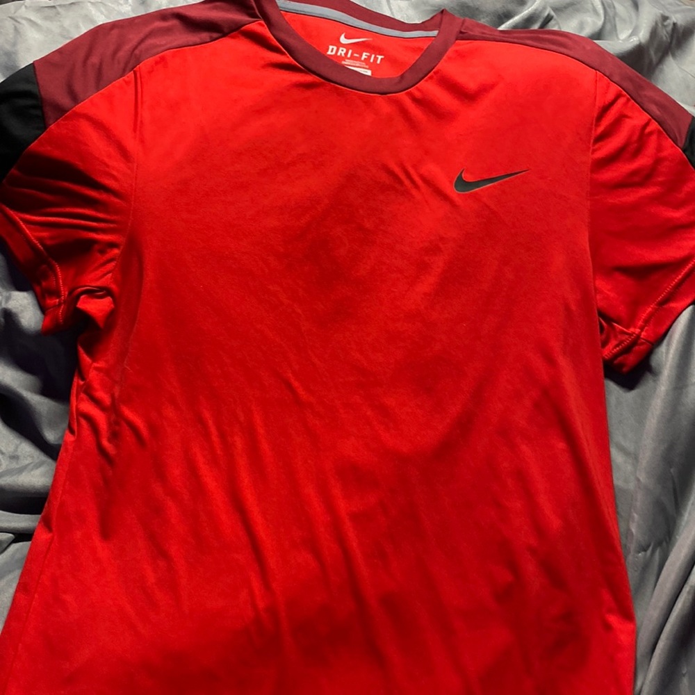 Nike Sri-fit shirt